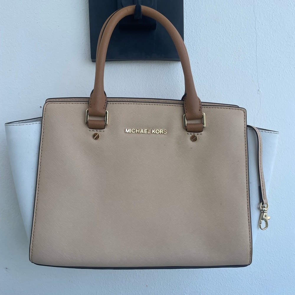 Michael Kors purse